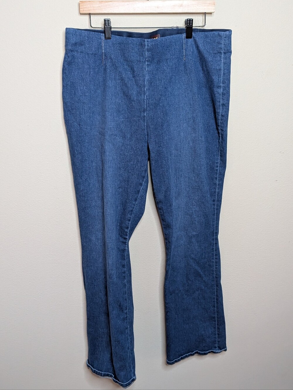 Lee Women's Pull On Bootcut Jeans Medium Wash Stretch Denim Size 18 Medium